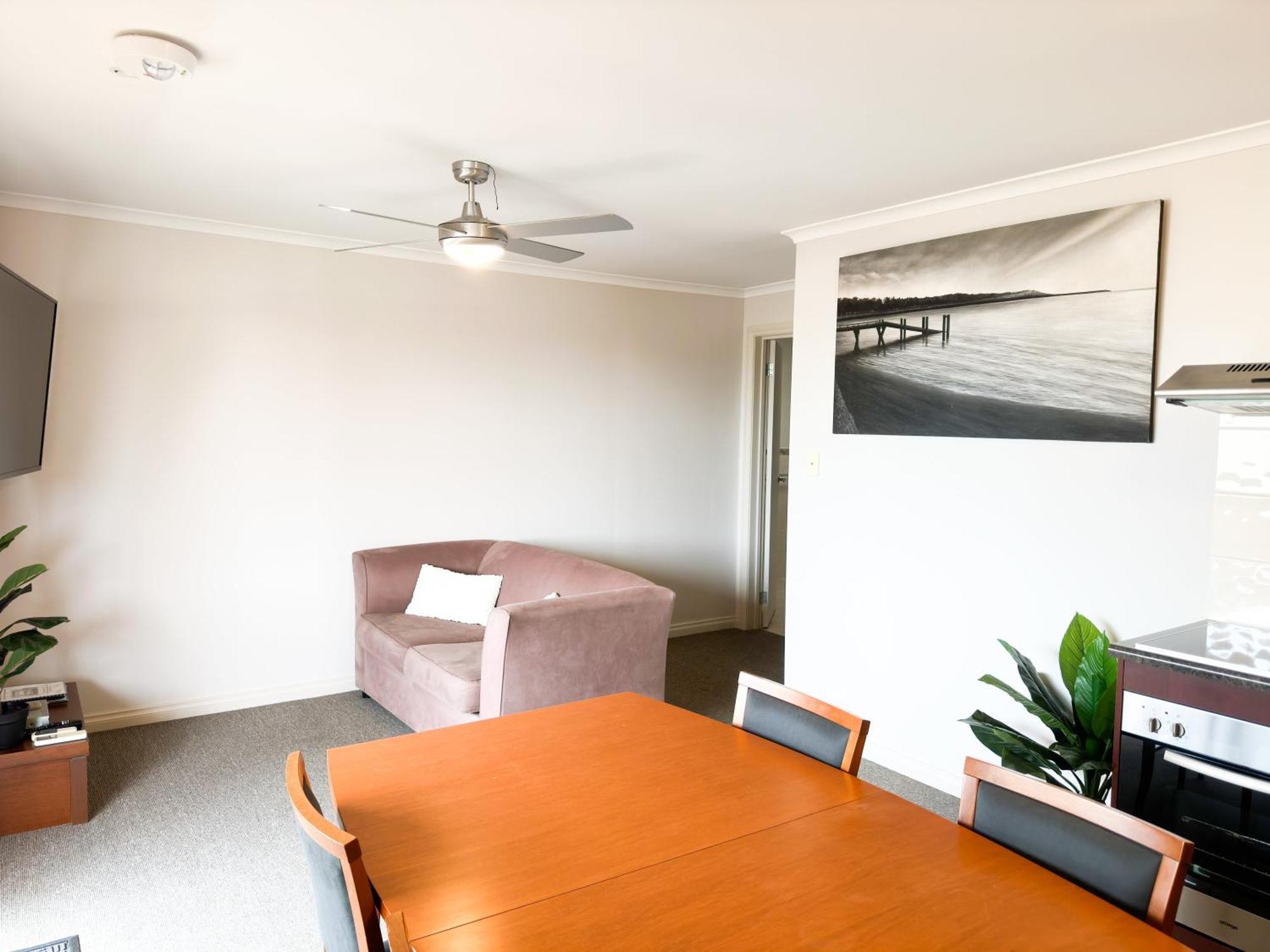 Port Vincent Motel & Apartments ภายนอก รูปภาพ