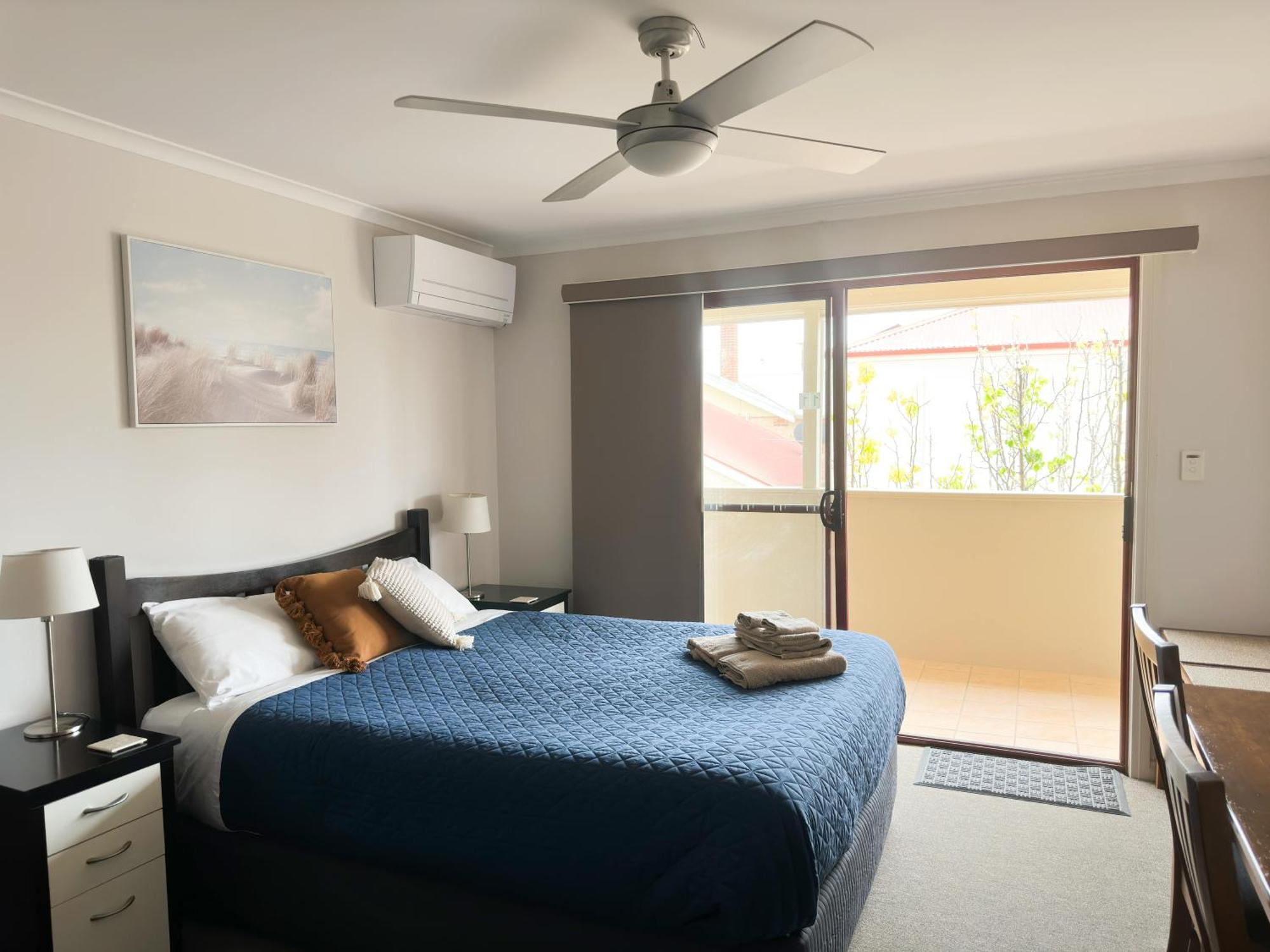 Port Vincent Motel & Apartments ภายนอก รูปภาพ